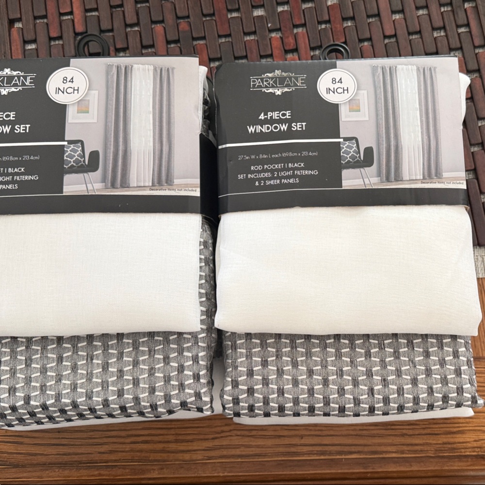 2 Park Lane Grey and White 4-Piece Window Set
